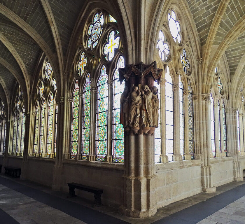 claustro como mararilla de la arquitectura gótica
