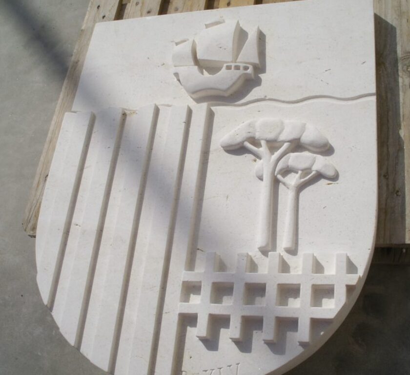 escudos heráldicos para colegios en piedra caliza blancas