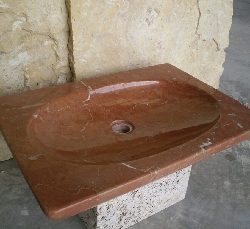 piedra en el baño en forma de lavabo de mármol