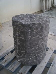 piedra de Calatorao apiconada